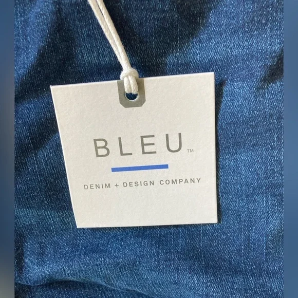 Bleu size 10 blue denim capri with stretch New With Tags - Picture 11 of 12